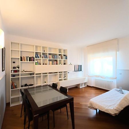 לה ספציה Almacasa A Modern Homeholiday מראה חיצוני תמונה
