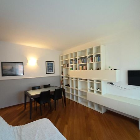 לה ספציה Almacasa A Modern Homeholiday מראה חיצוני תמונה