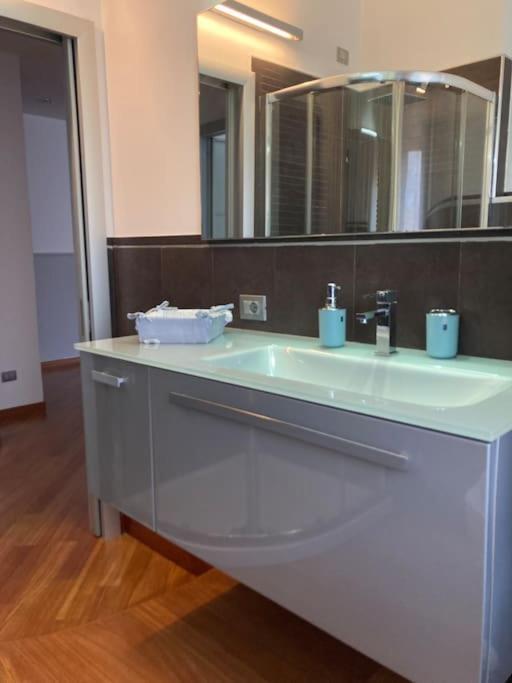לה ספציה Almacasa A Modern Homeholiday מראה חיצוני תמונה